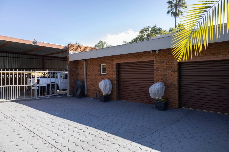 4 Bedroom Property for Sale in Ifafi North West